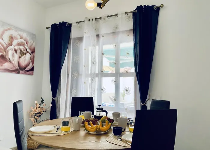 South Corner בית נופש *