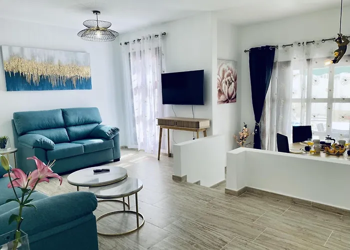 South Corner אדחה