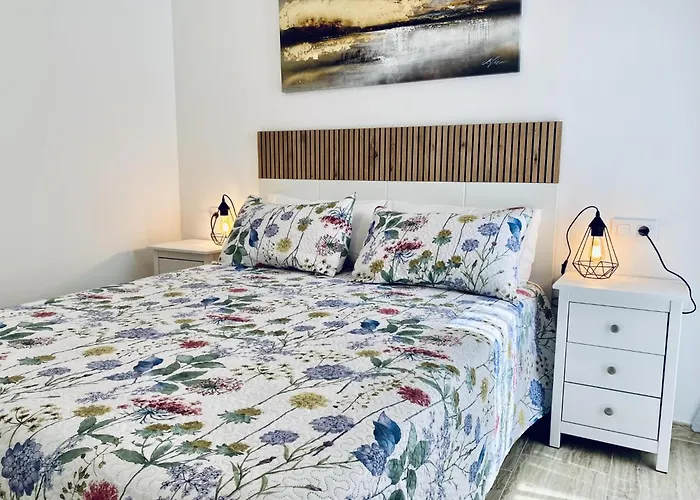 South Corner אדחה